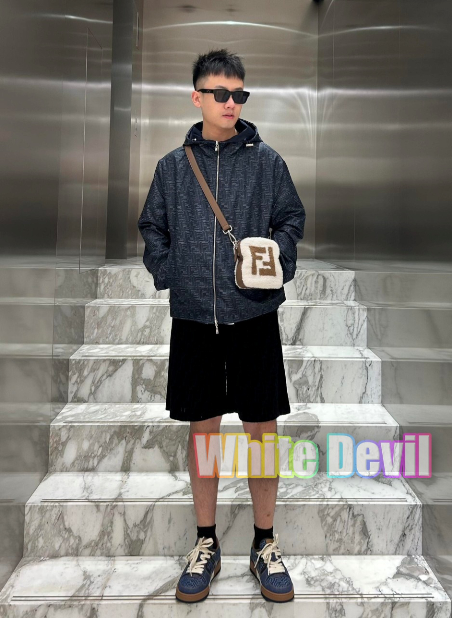 하얀악마 펜디 점퍼 (1).jpg