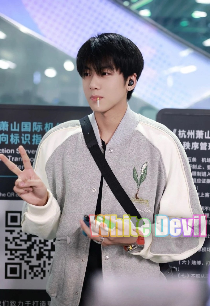 하얀악마 디올 점퍼 (2).jpg