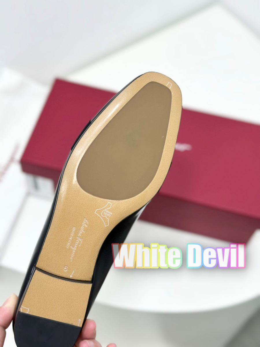 하얀악마 페라가모 구두 (11).jpg