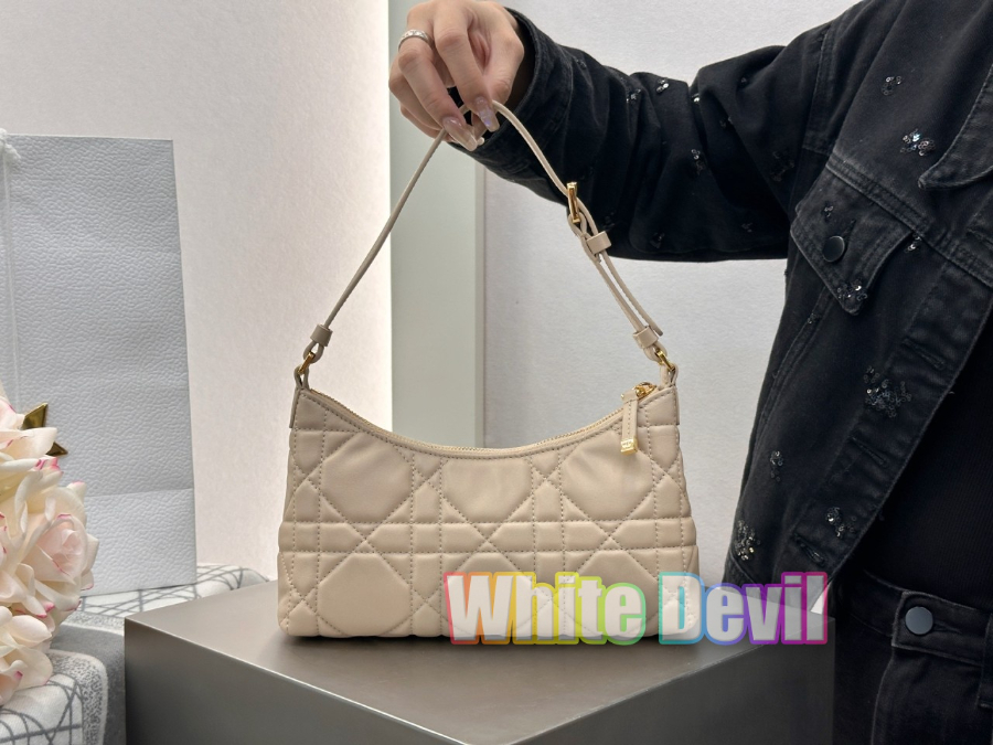 하얀악마 디올 시갈 (5).jpg