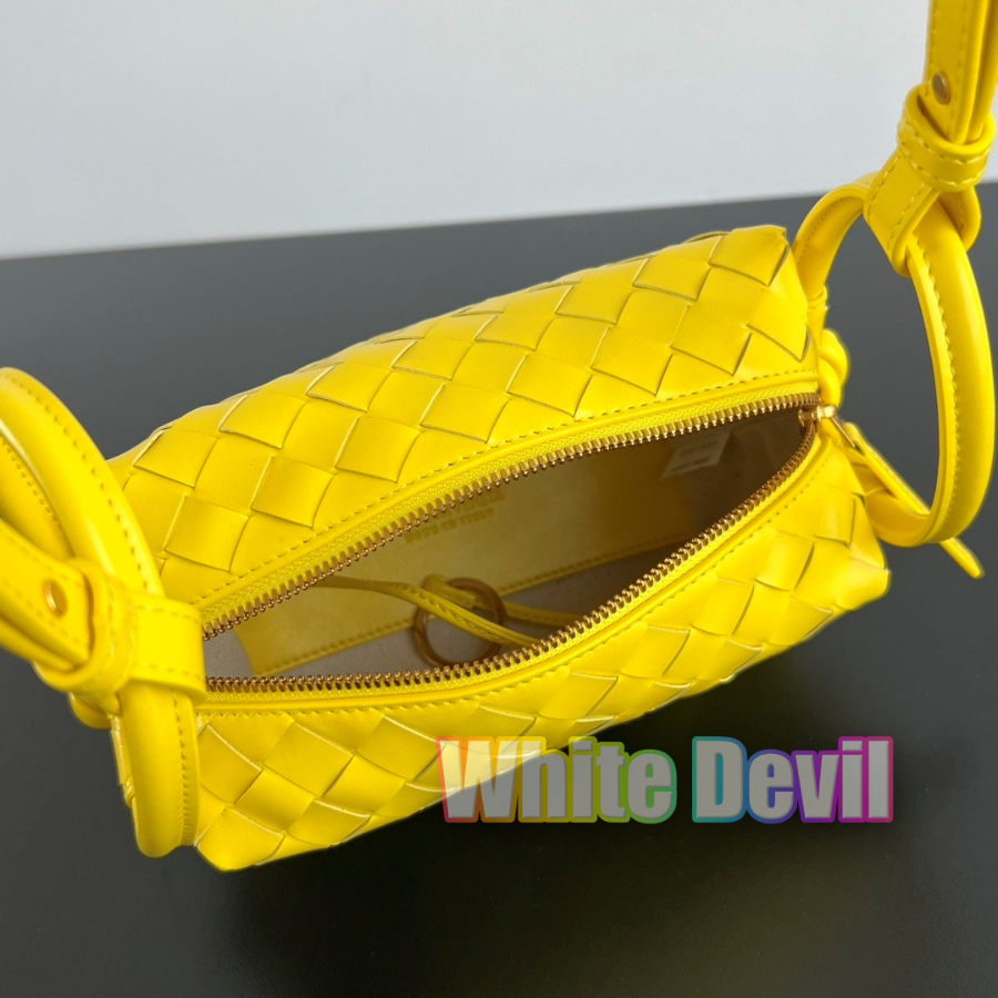 하얀악마 보테가 루프백 (5).jpg