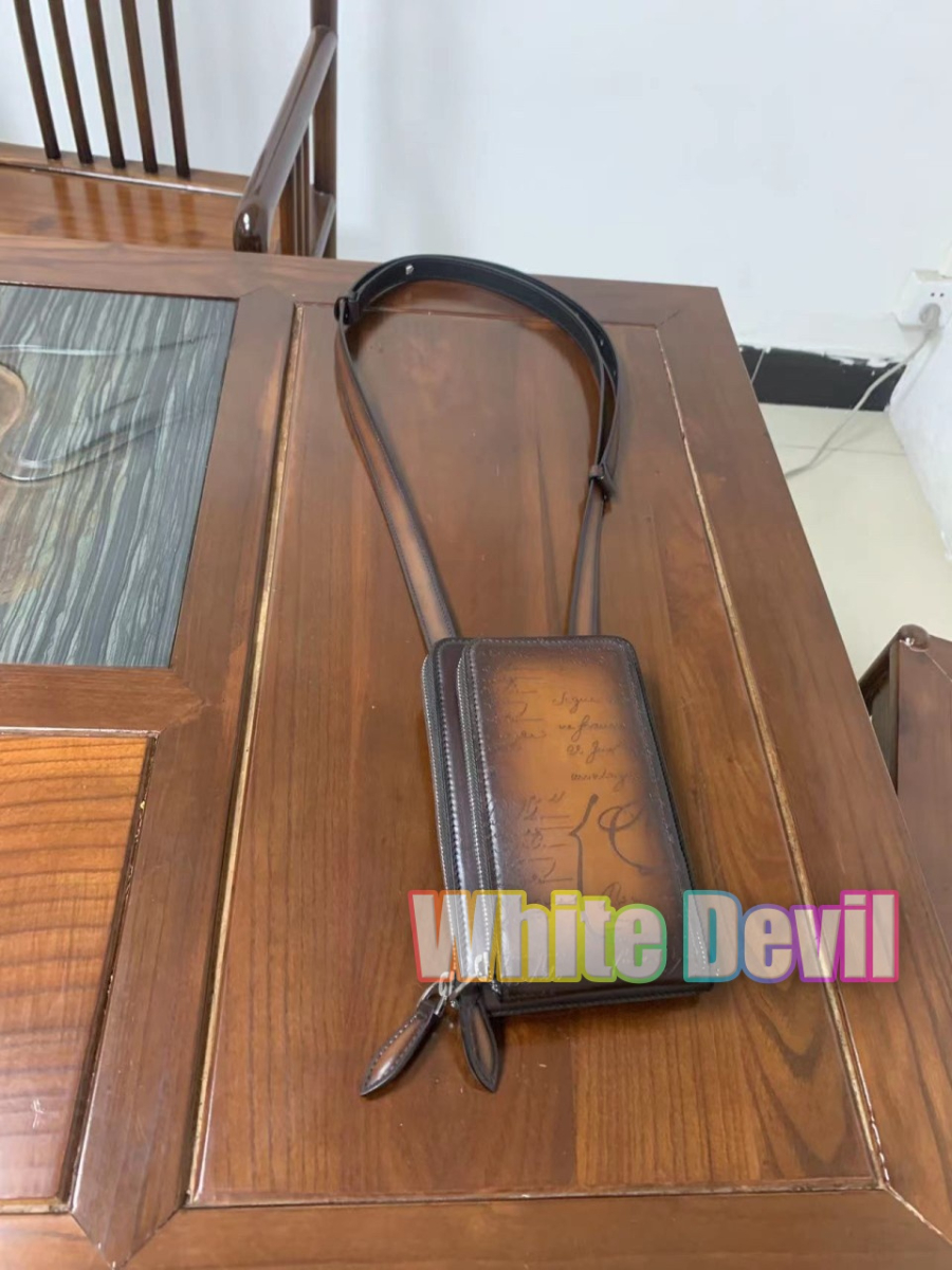 하얀악마 벨루티 메신저백 (9).jpg