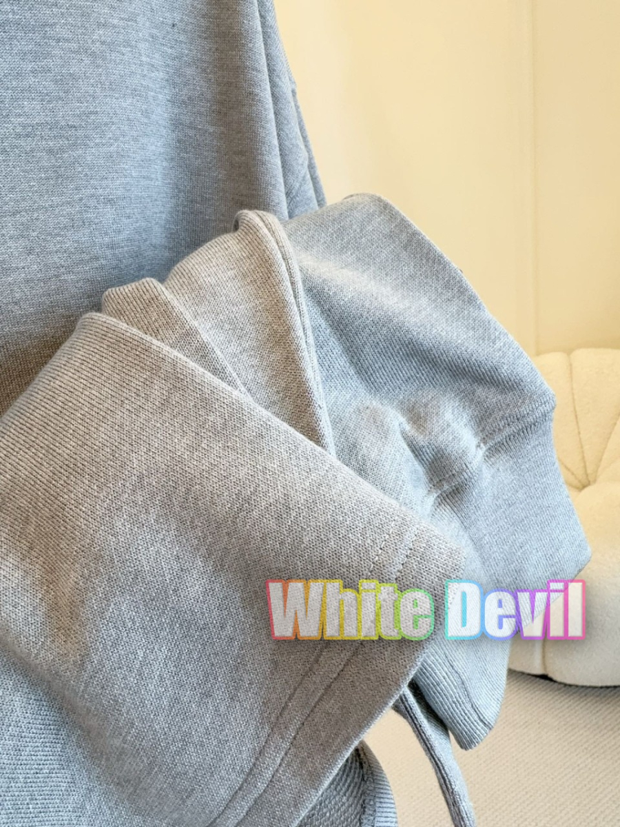 하얀악마 로에베 티셔츠 (9).jpg