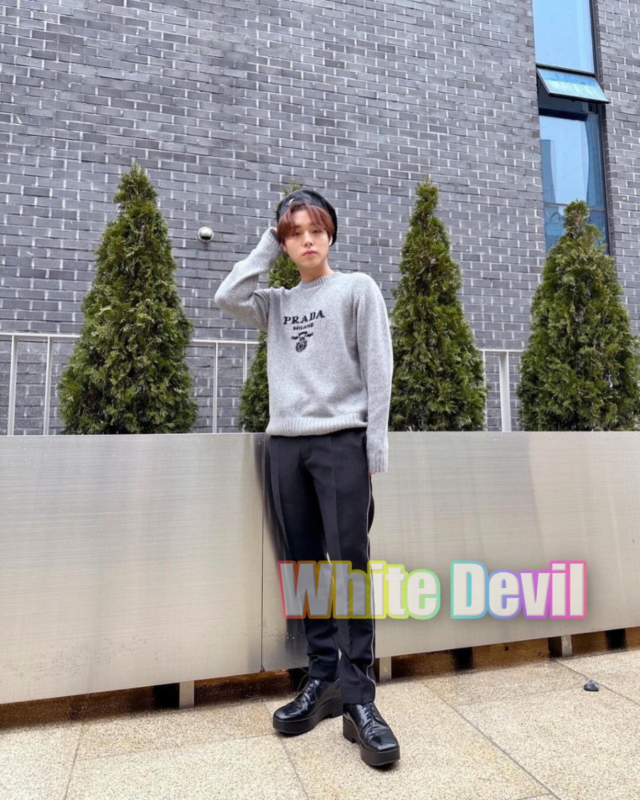 하얀악마 프라다 니트 (3).jpg