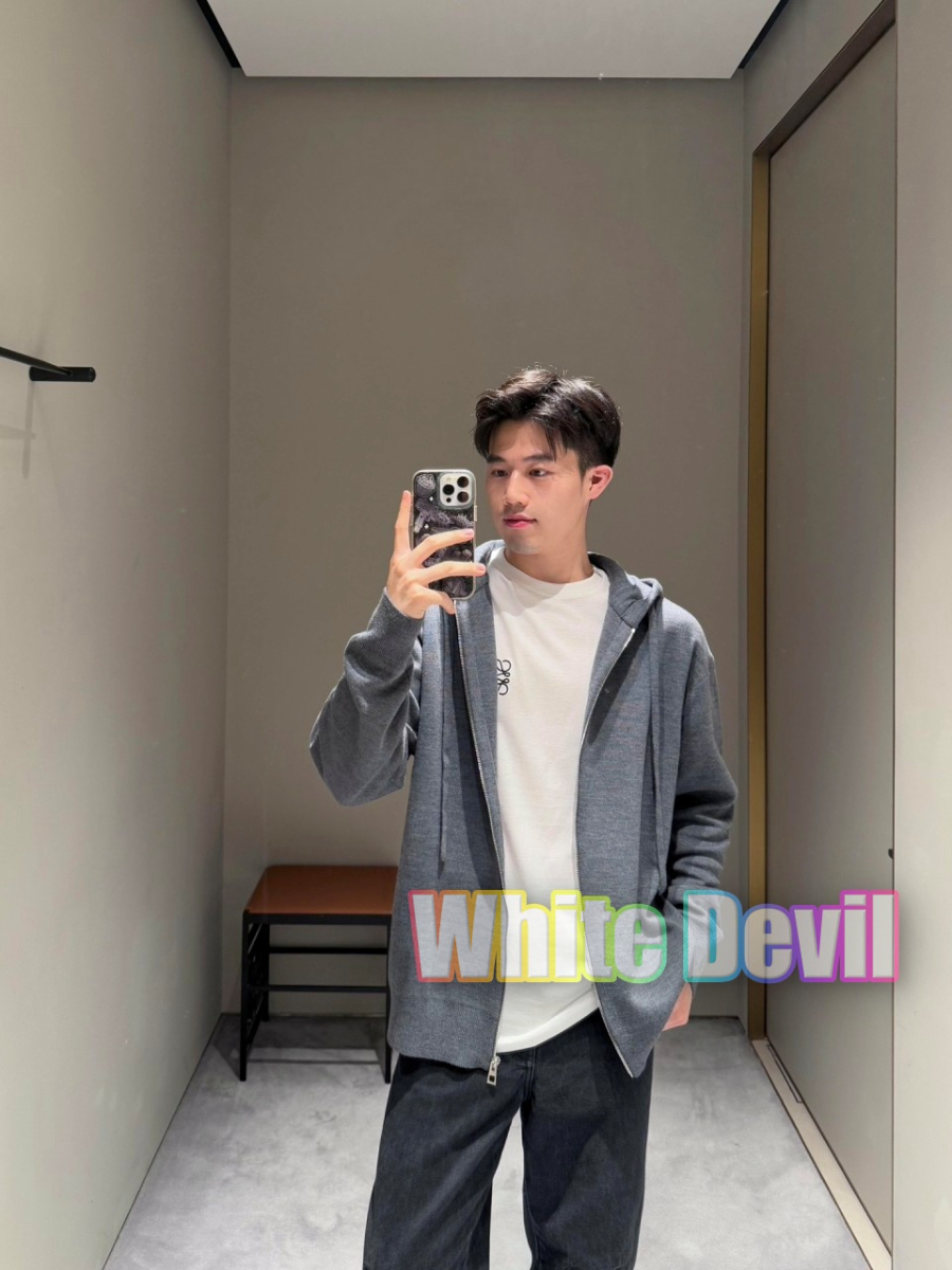 하얀악마 로에베 집업 (1).jpg