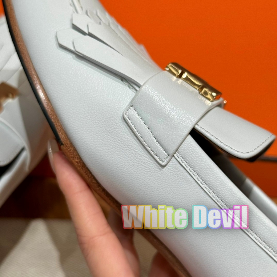 하얀악마 에르 로얄 (15).jpg