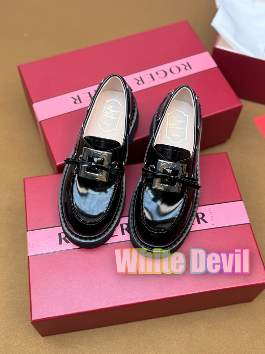 하얀악마 로저비비에 로퍼 (1).jpg