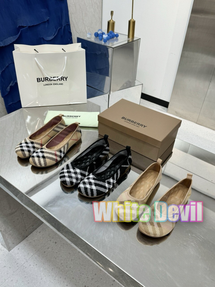 하얀악마 버버리 플랫 (1).jpg
