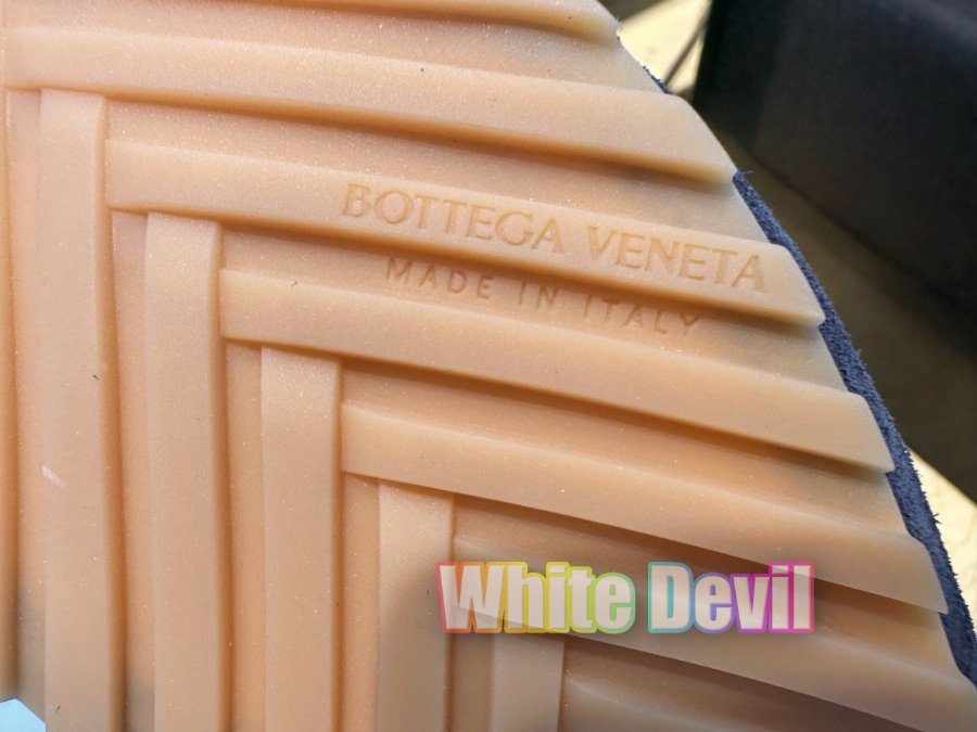 하얀악마 프라다 스니커즈 (18).jpg