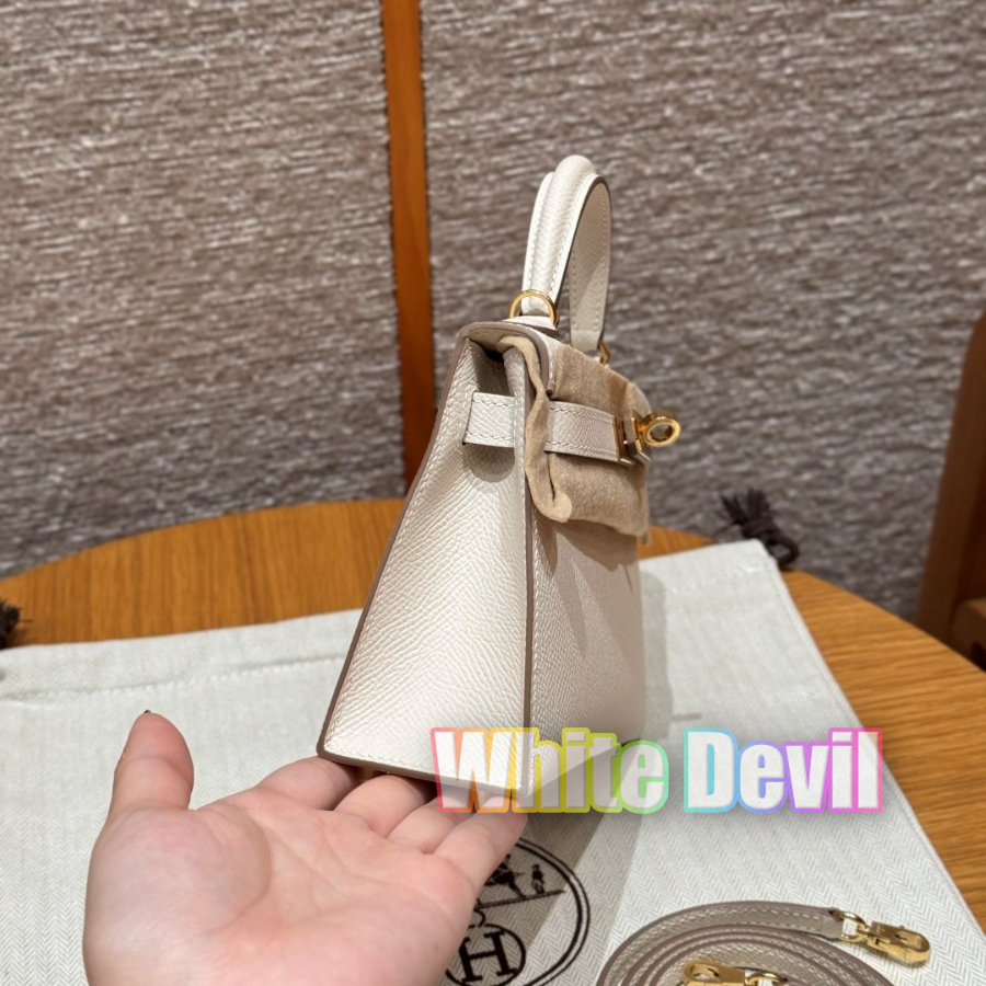 하얀악마 에르 미니켈리 (3).jpg