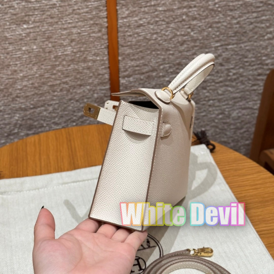 하얀악마 에르 미니켈리 (11).jpg