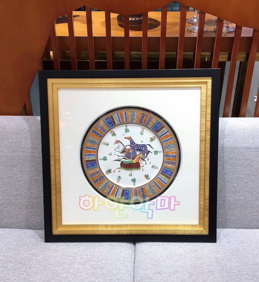 하얀악마 에르 액자 (1).jpg