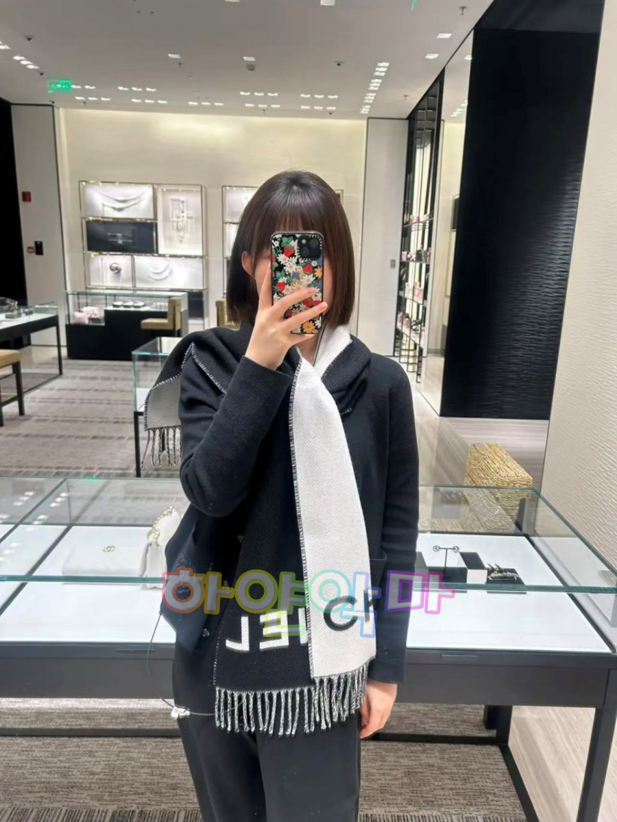 하얀악마 샤넬 목도리 (2).jpg