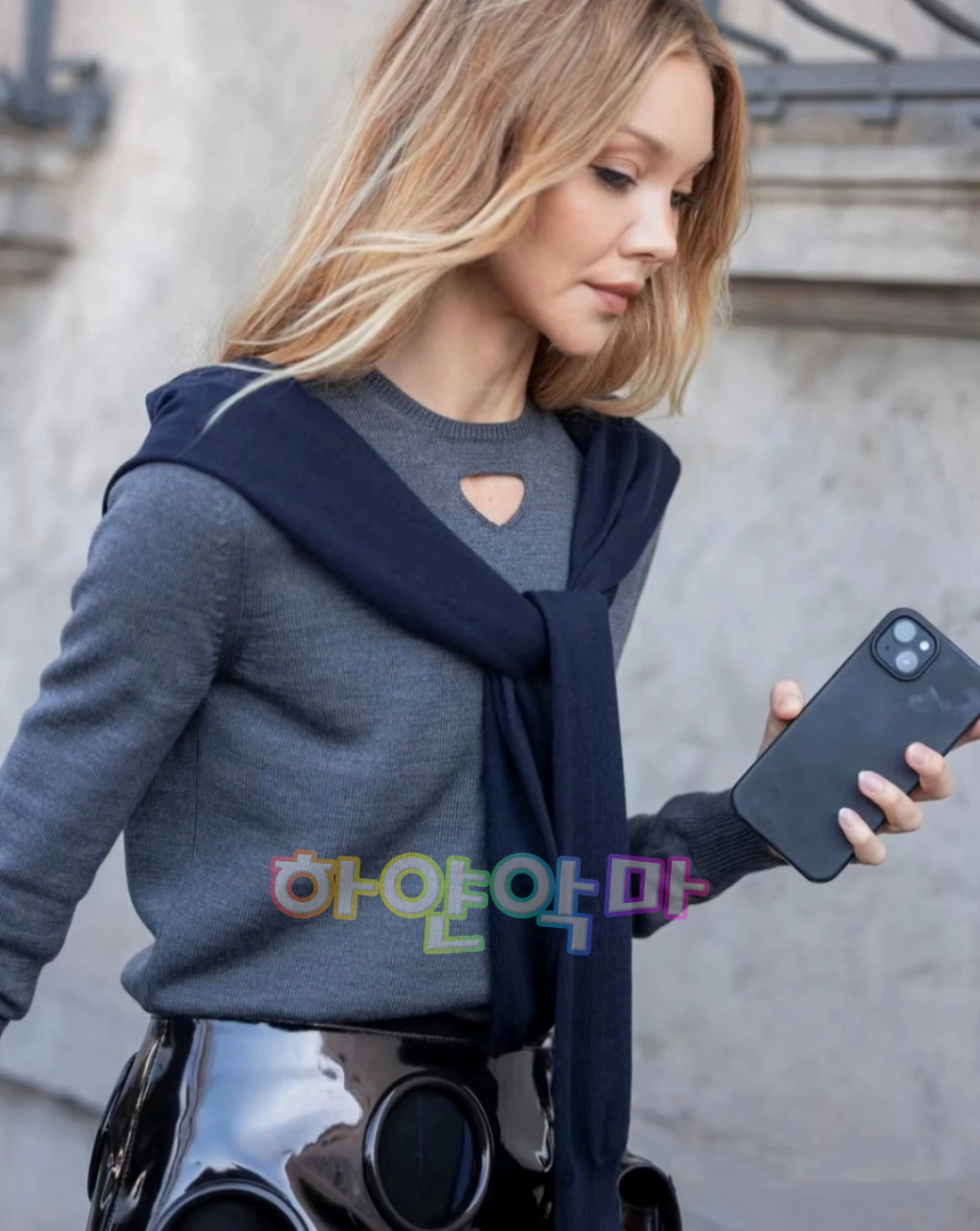 하얀악마 프라다 니트 (2).jpg