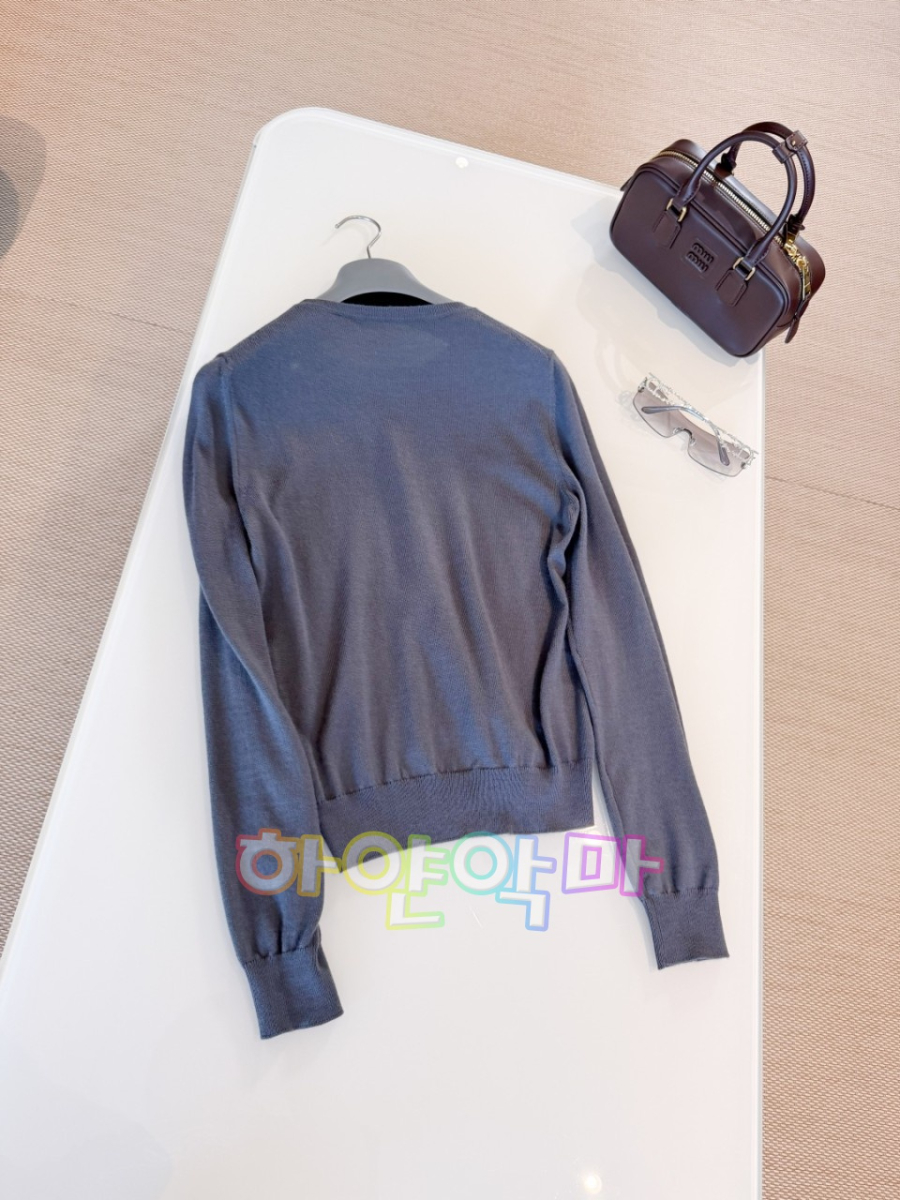 하얀악마 프라다 니트 (8).jpg