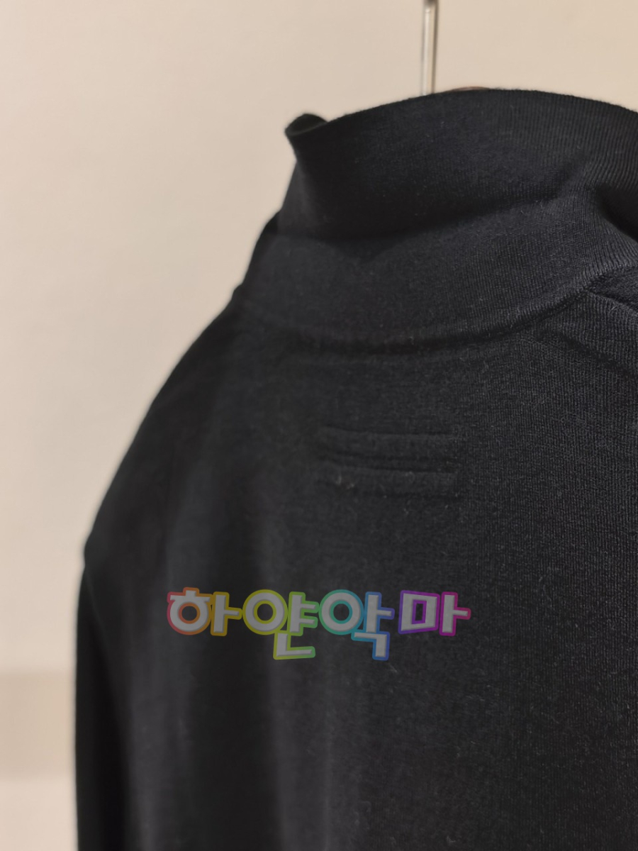 하얀악마 제냐 니트 (11).jpg