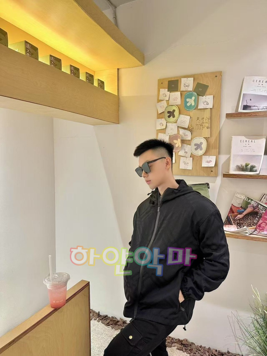 하얀악마 버버리 점퍼 (1).jpg