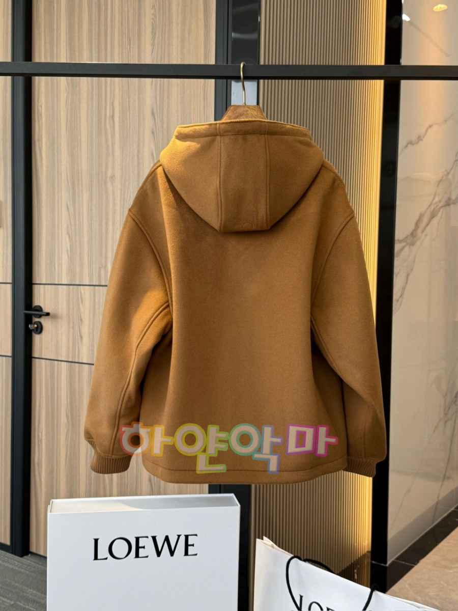 하얀악마 로에베 자켓 (6).jpg