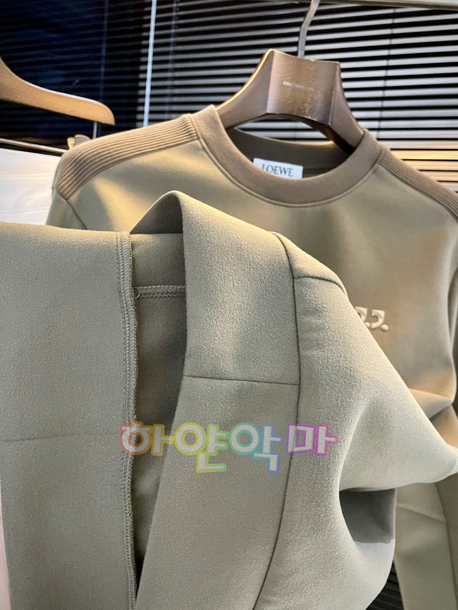 하얀악마 로에베 티셔츠 (8).jpg