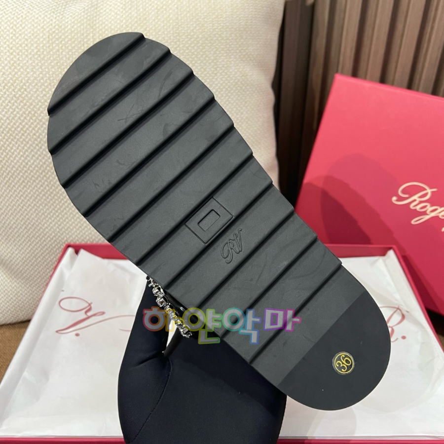 하얀악마 로저 블로퍼 (19).jpg