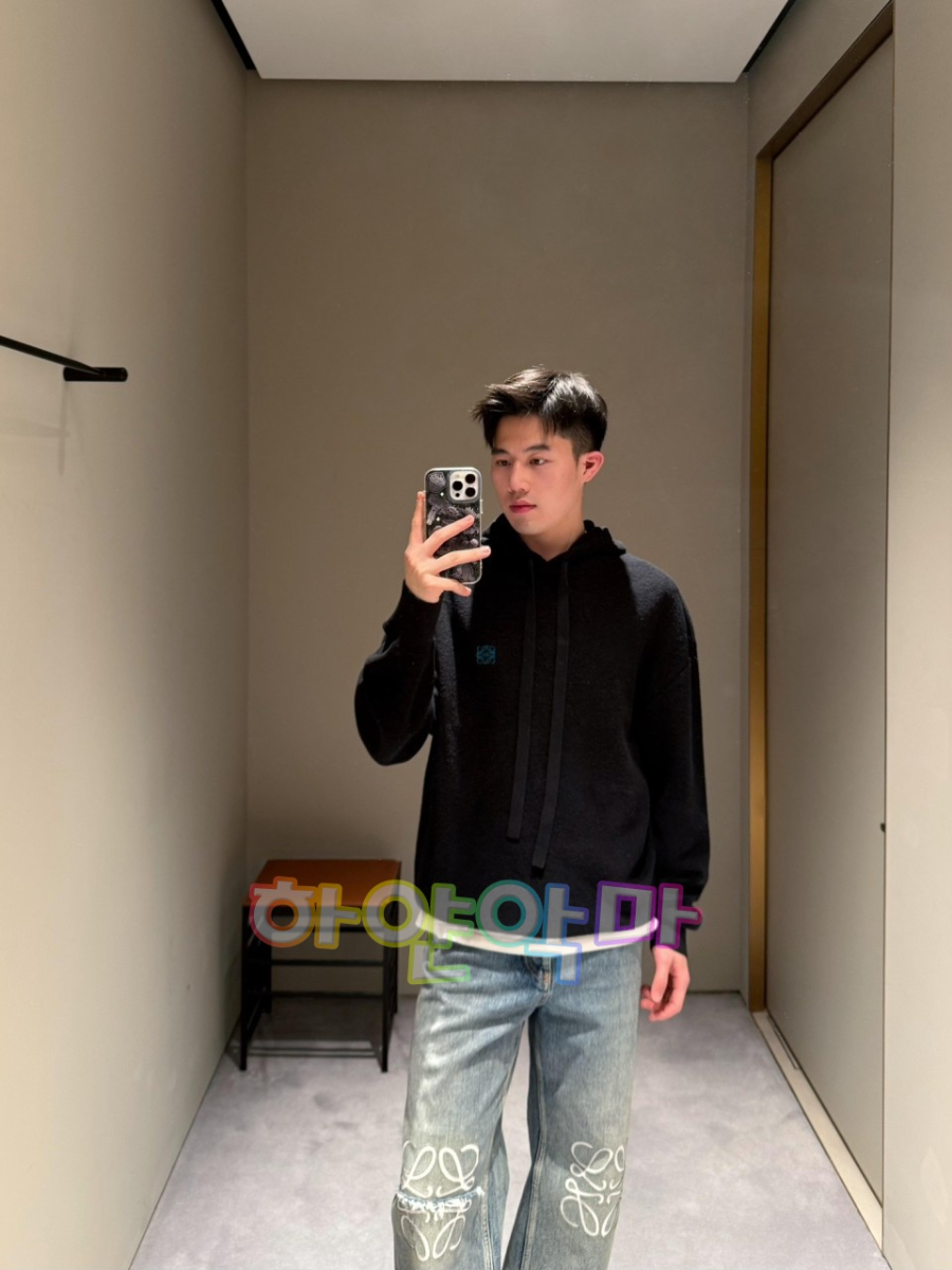 하얀악마 로에베 후드 (1).jpg