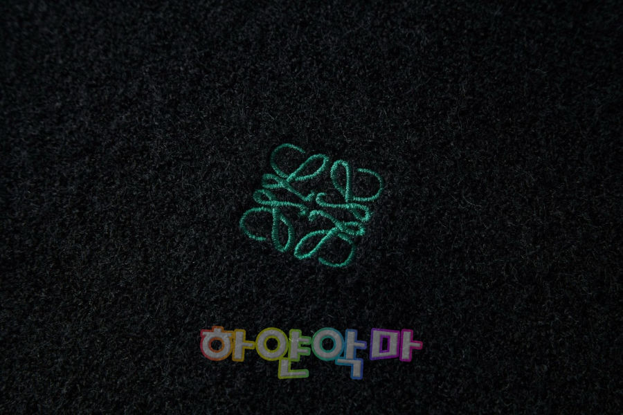 하얀악마 로에베 후드 (11).jpg