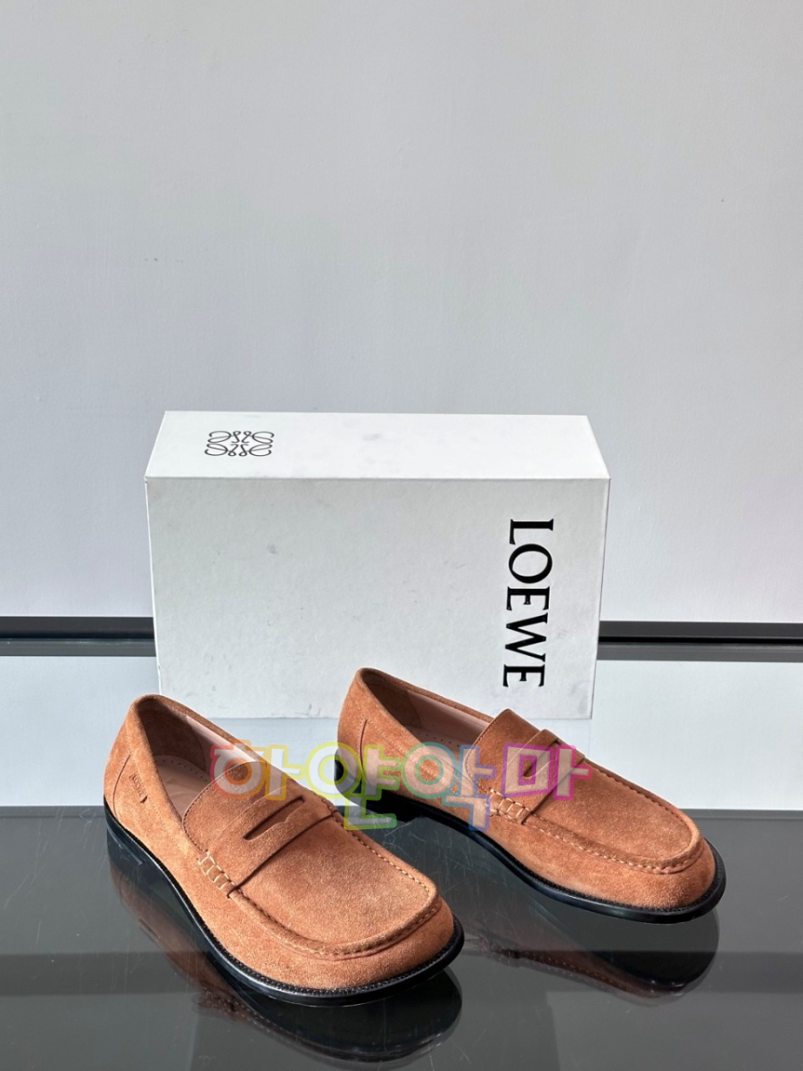 하얀악마 로에베 로퍼 (5).jpg