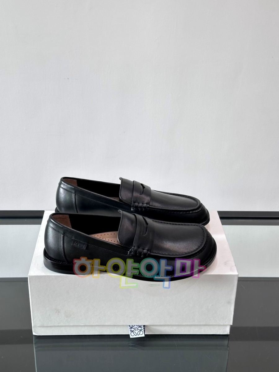 하얀악마 로에베 로퍼 (7).jpg