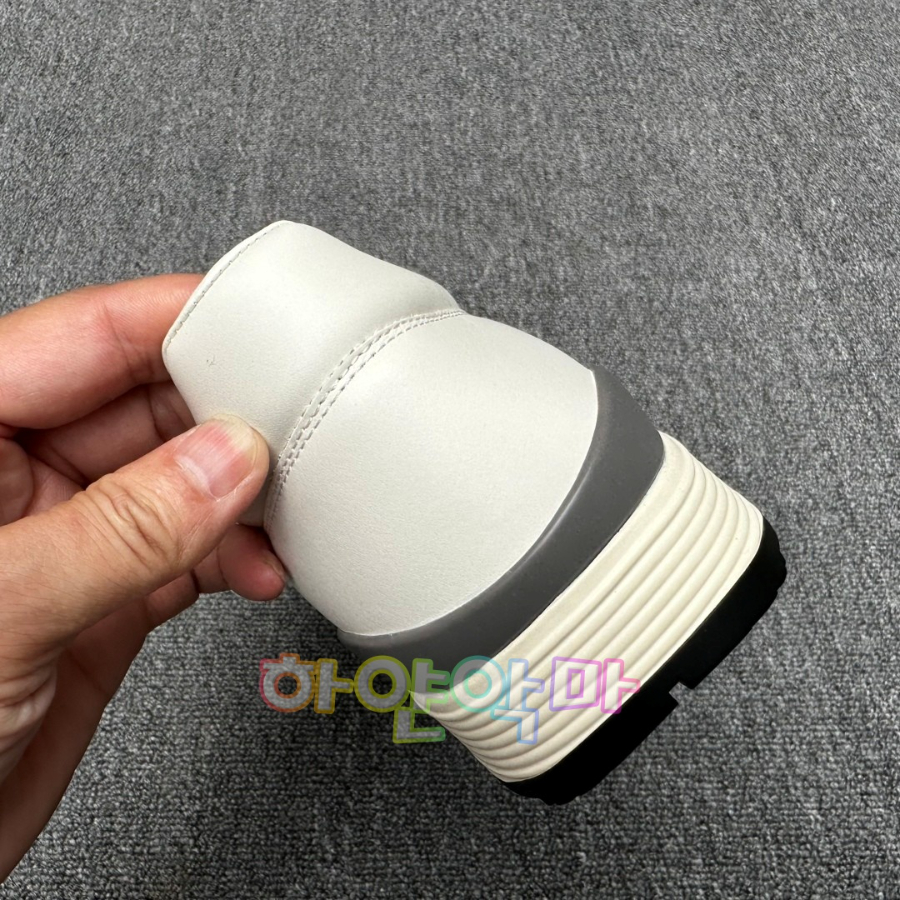 하얀악마 제냐 운동화 (13).jpg