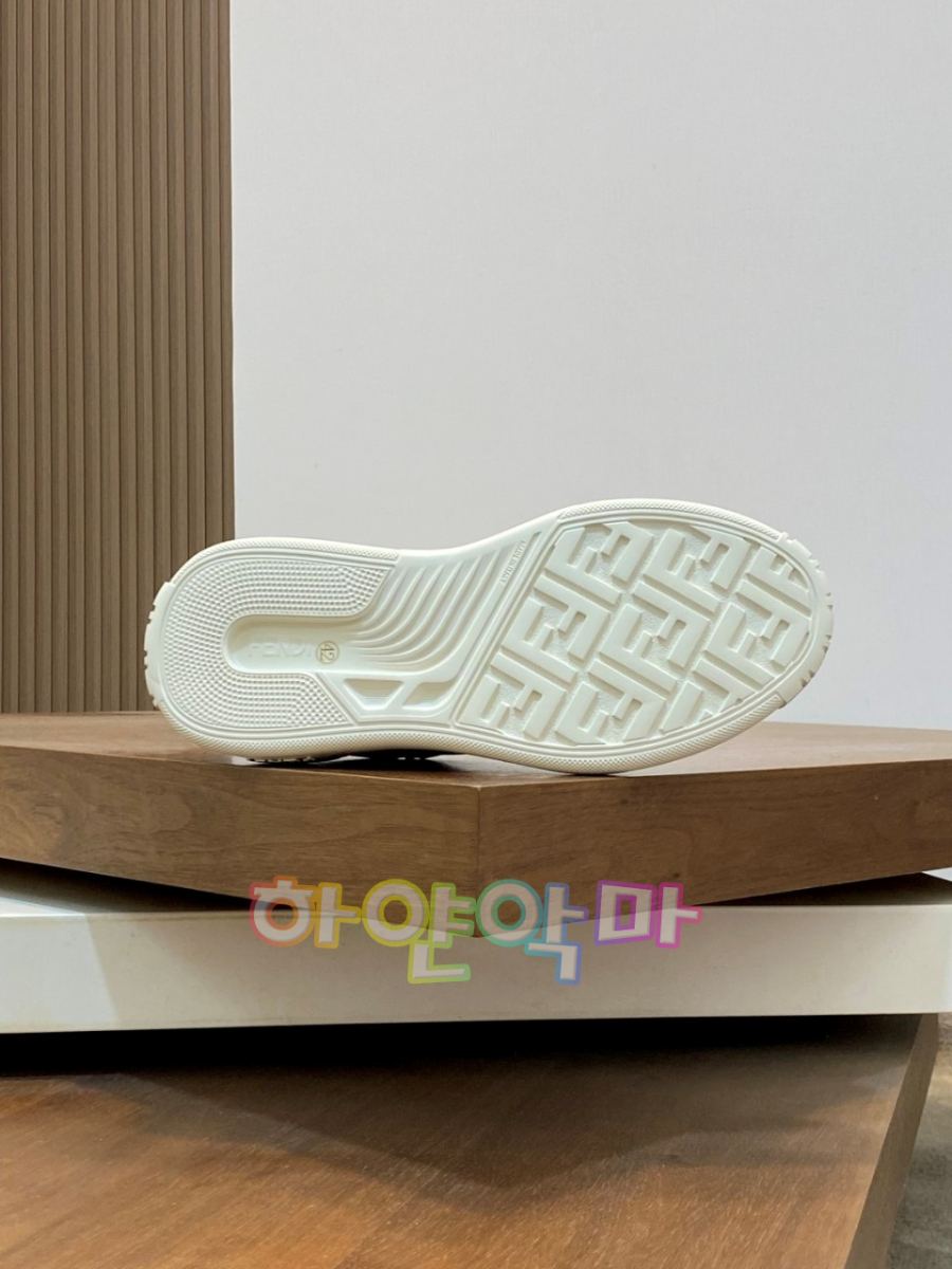 하얀악마 펜디 운동화 (10).jpg