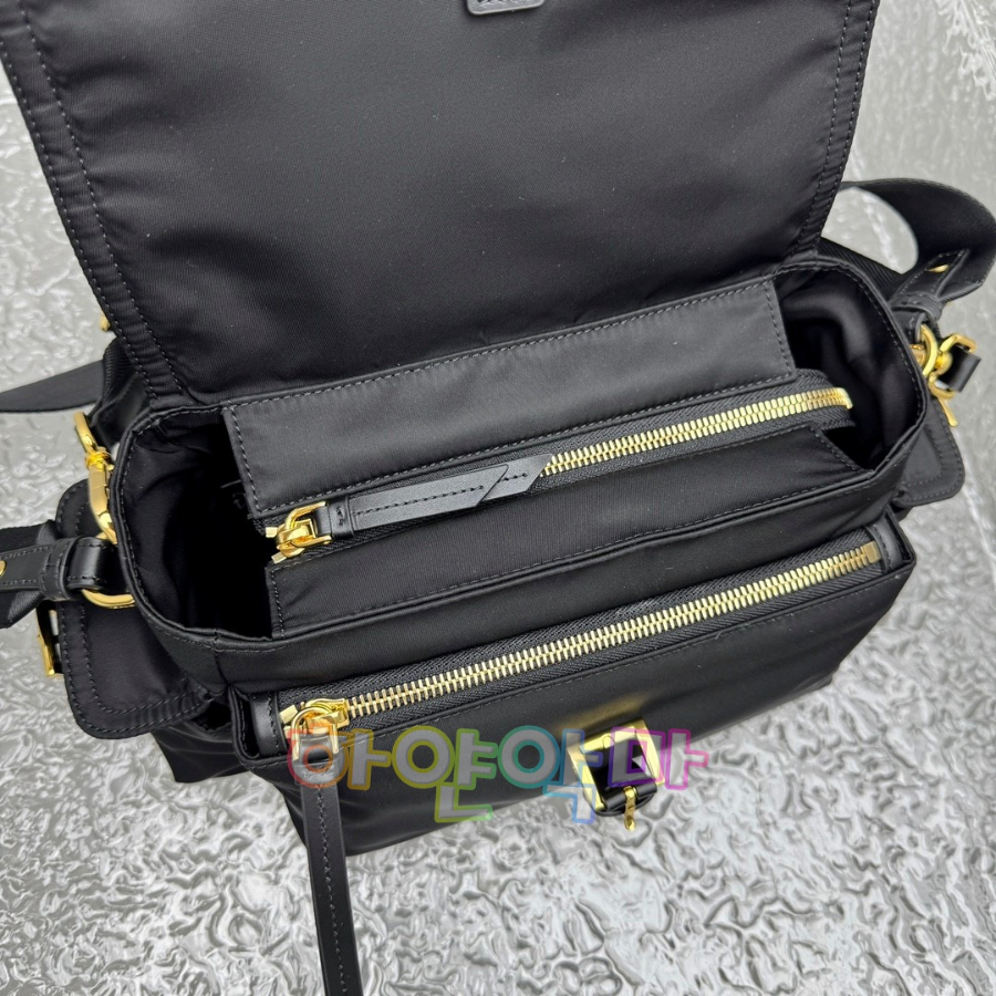 하얀악마 프라다 숄더백 (8).jpg