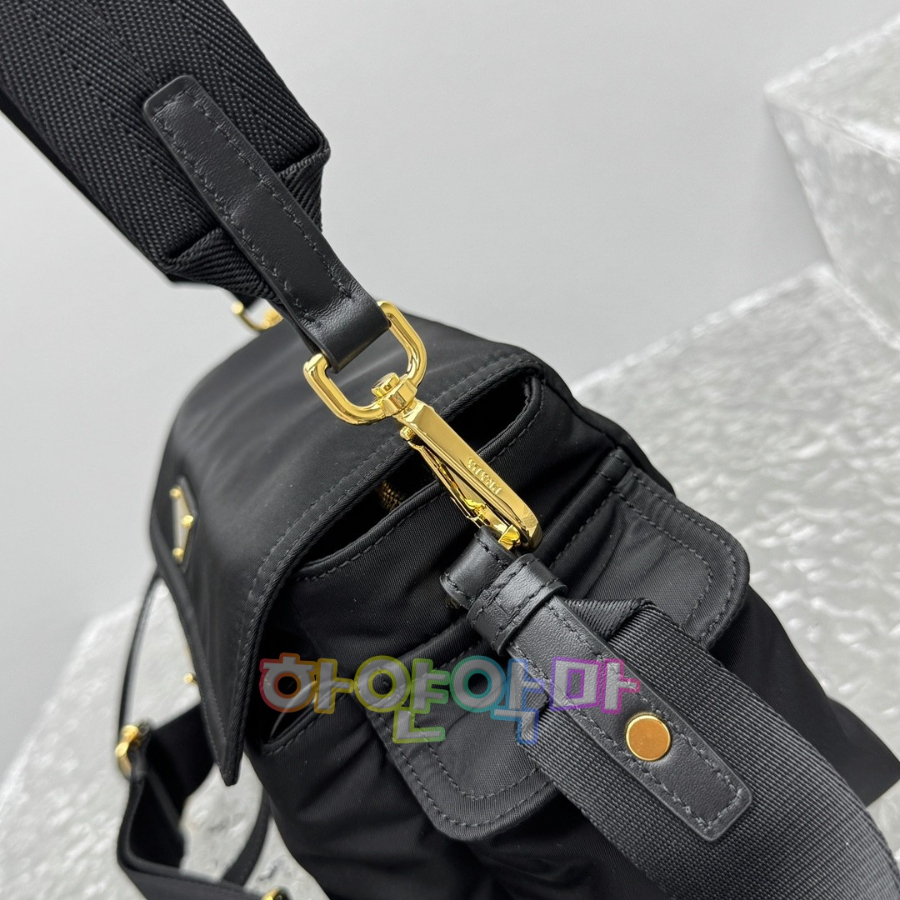 하얀악마 프라다 숄더백 (7).jpg