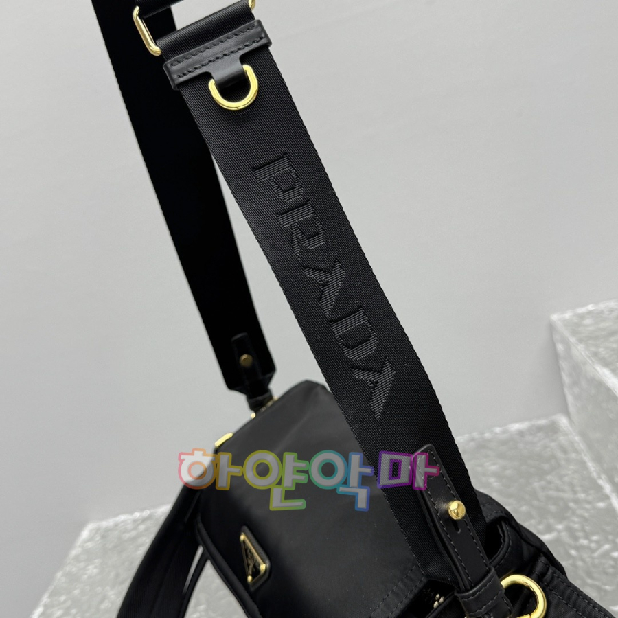 하얀악마 프라다 숄더백 (6).jpg