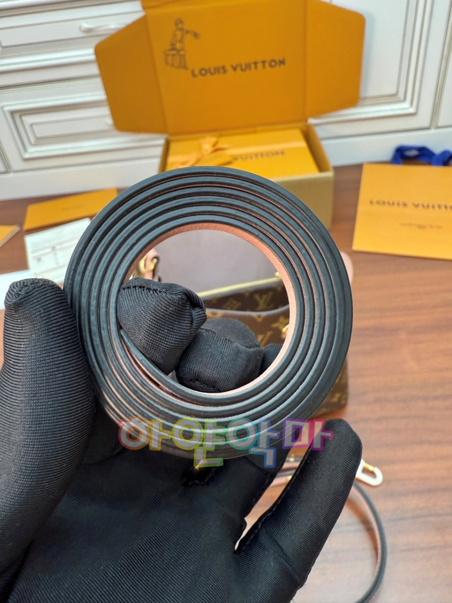 하얀악마 루이 네오노에 (5).jpg