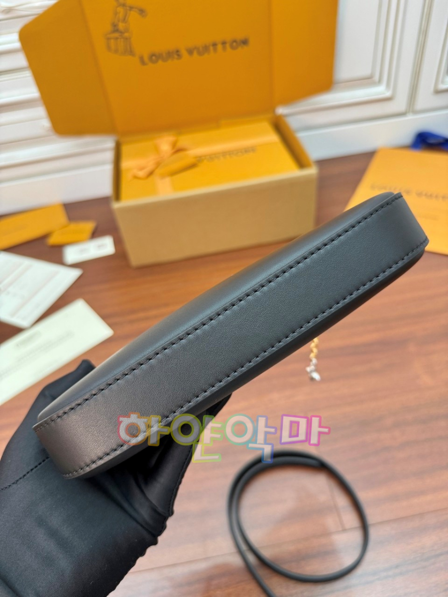 하얀악마 루이 포쉐트 (7).jpg