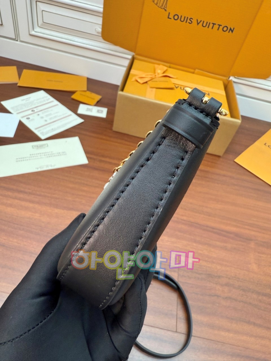 하얀악마 루이 포쉐트 (14).jpg