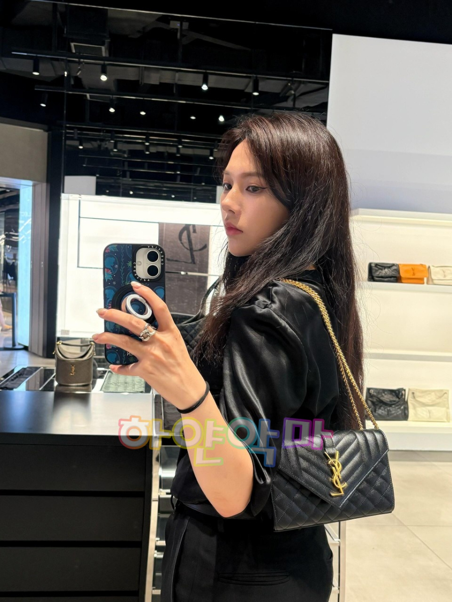 하얀악마 생로랑 크로스백 (2).jpg