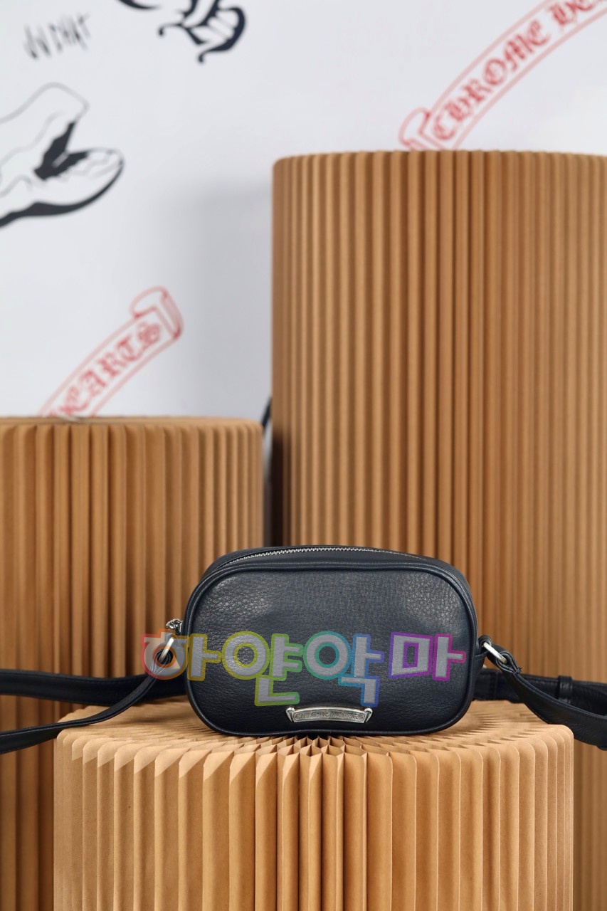 하얀악마 크롬하츠 카메라백 (5).jpg