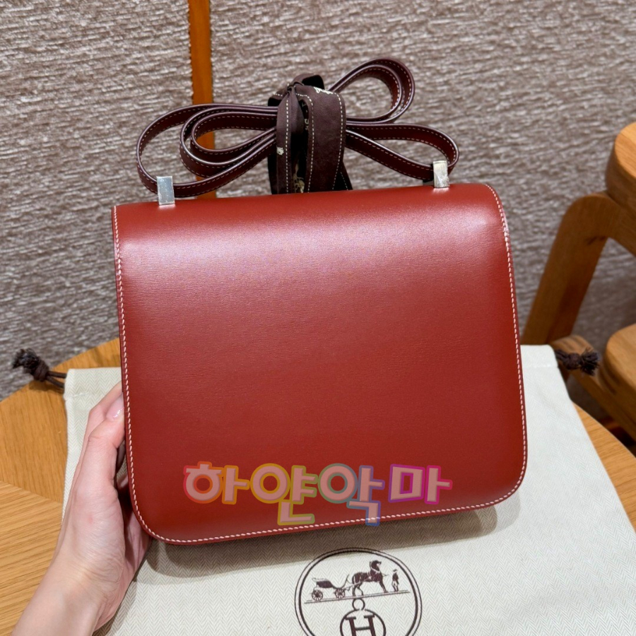 하얀악마 에르 콘스탄스 (2).jpg