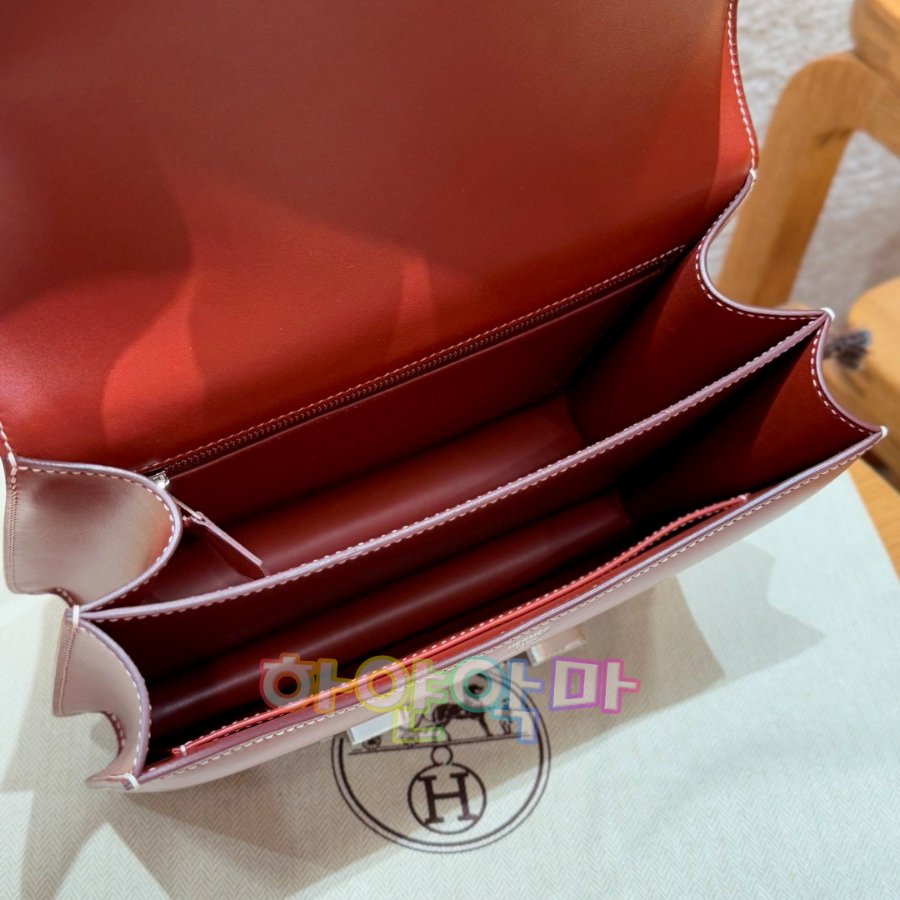 하얀악마 에르 콘스탄스 (7).jpg