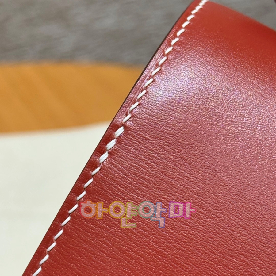 하얀악마 에르 콘스탄스 (15).jpg