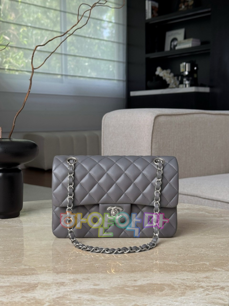 하얀악마 샤넬 플랩백 (3).jpg