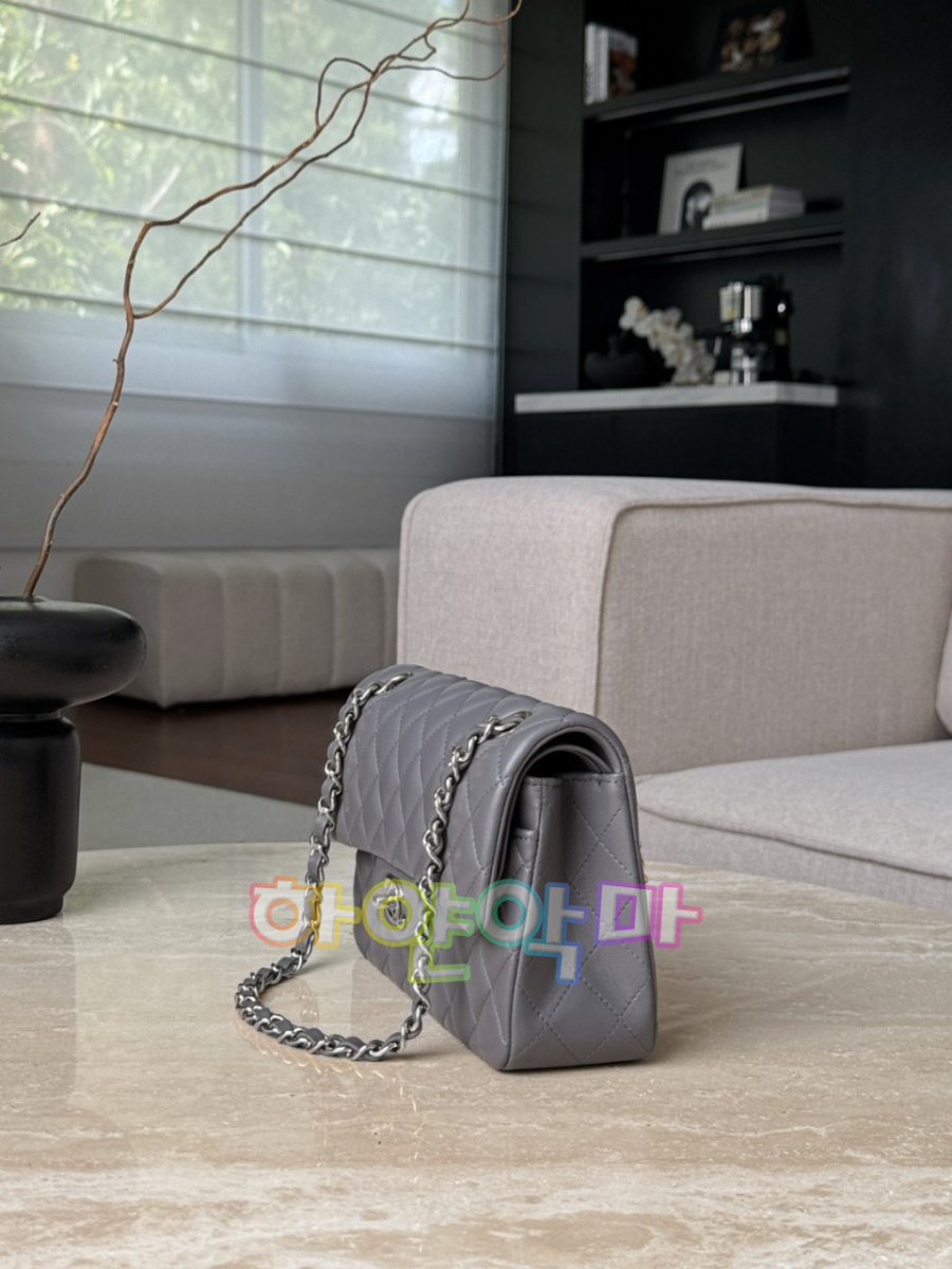 하얀악마 샤넬 플랩백 (5).jpg