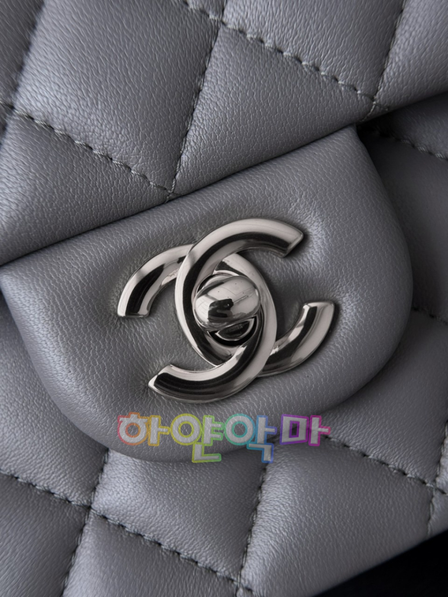 하얀악마 샤넬 플랩백 (10).jpg