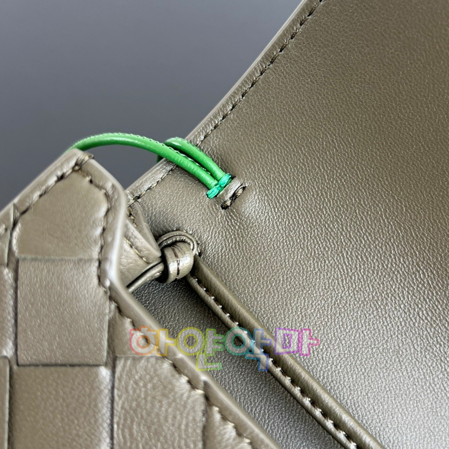 하얀악마 보테가 파우치 (10).jpg