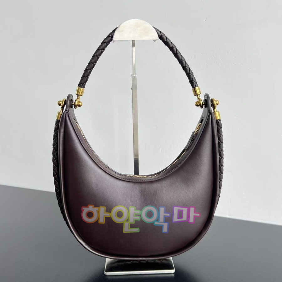 하얀악마 보테가 훌라우프 (2).jpg