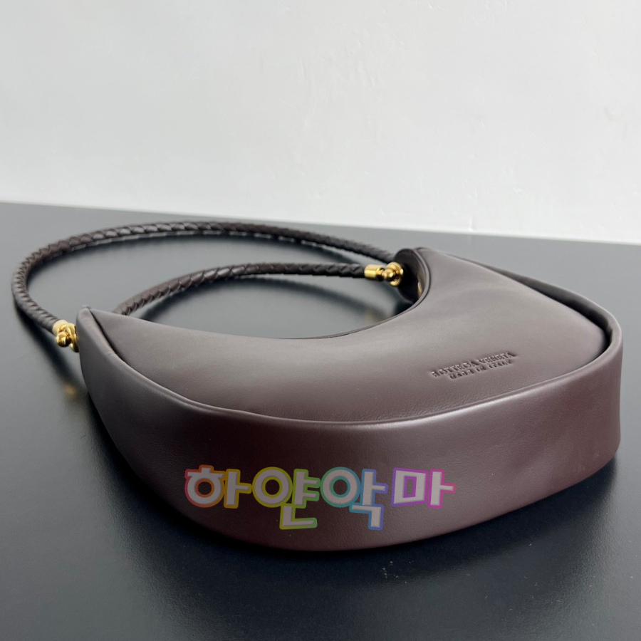 하얀악마 보테가 훌라우프 (4).jpg