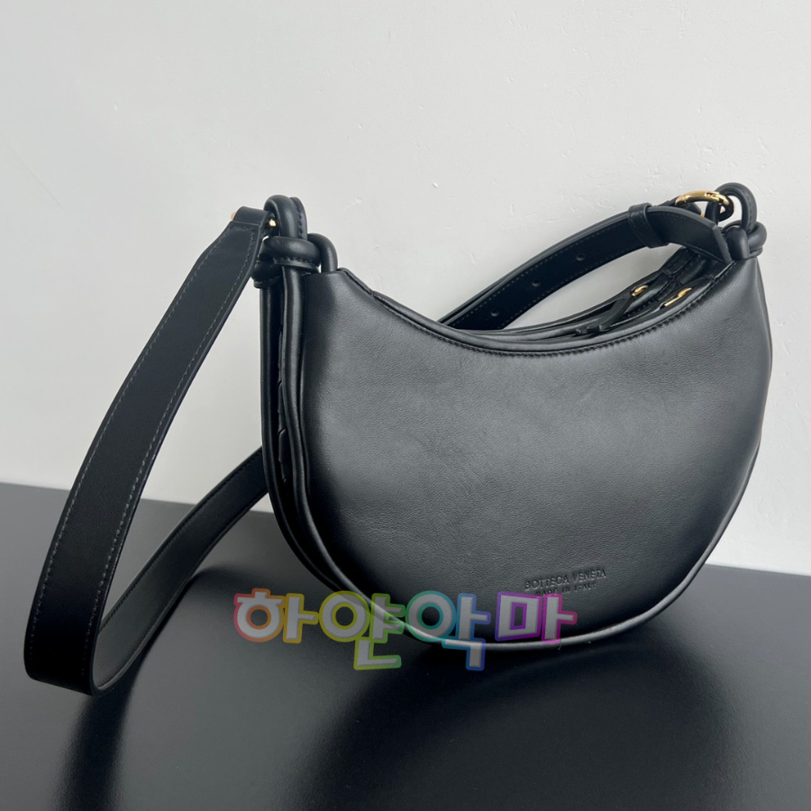 하얀악마 보테가 제멜리 (5).jpg