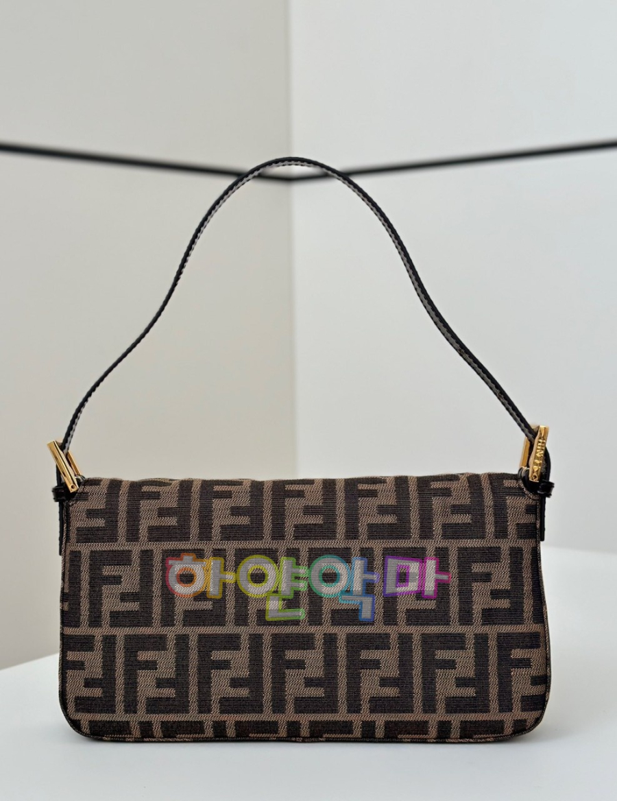 하얀악마 펜디 바게트 (4).jpg