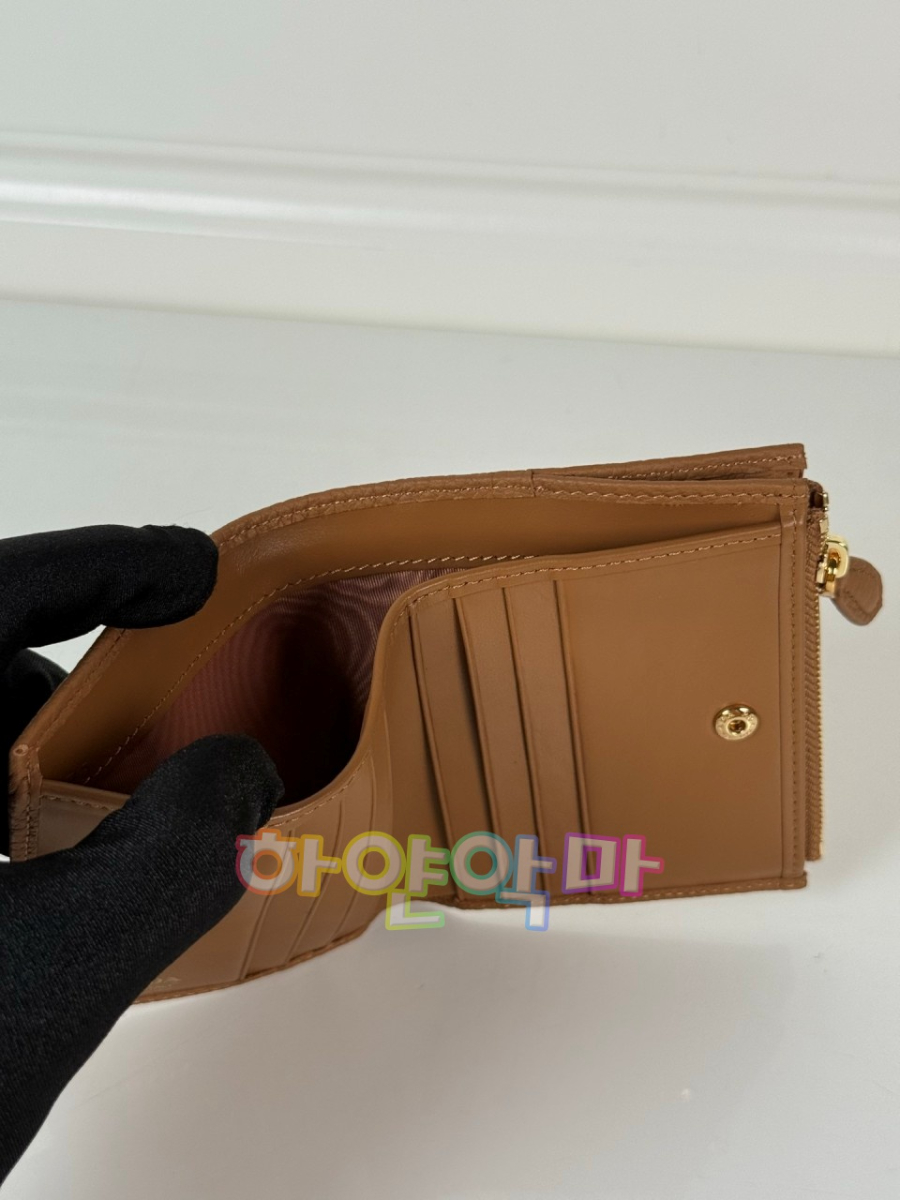 하얀악마 프라다 지갑 (9).jpg